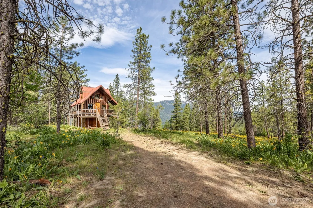 329 First Grade Road Leavenworth, WA 98826