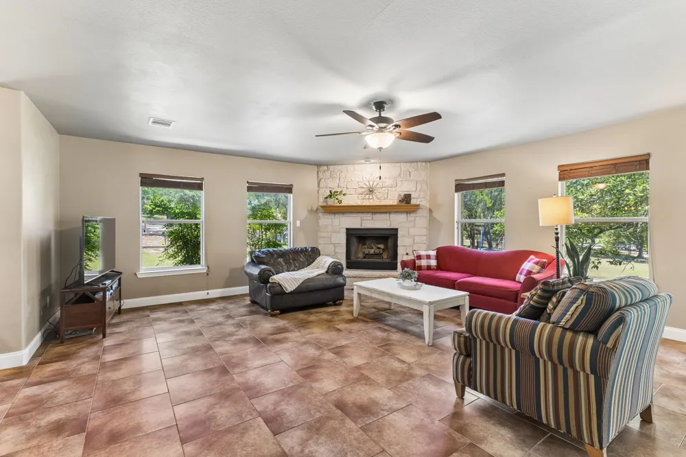 401 Twin Springs Road Georgetown, TX 78633