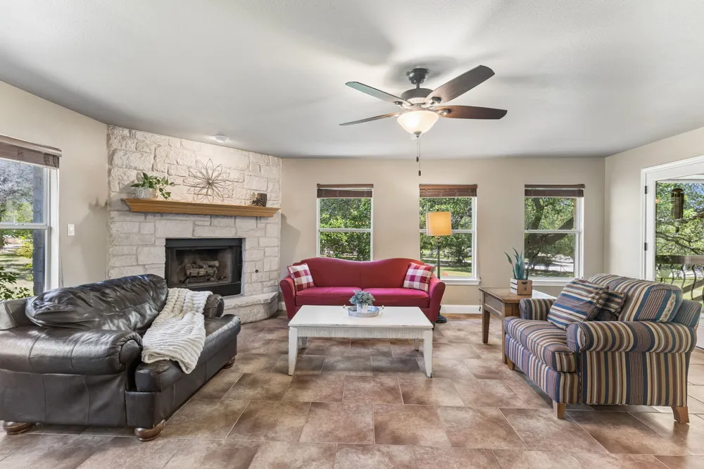 401 Twin Springs Road Georgetown, TX 78633