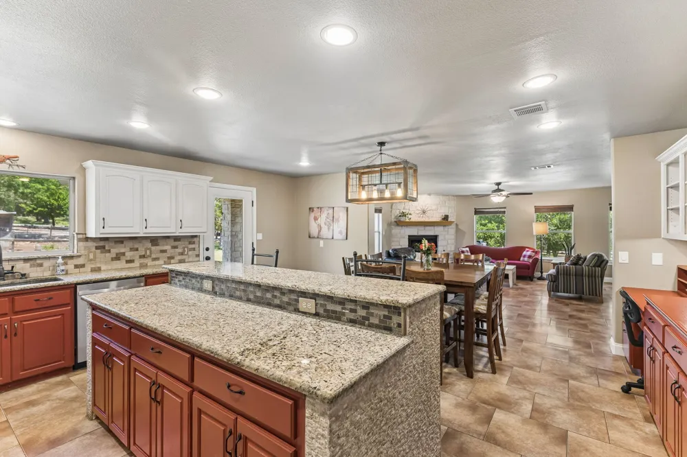 401 Twin Springs Road Georgetown, TX 78633
