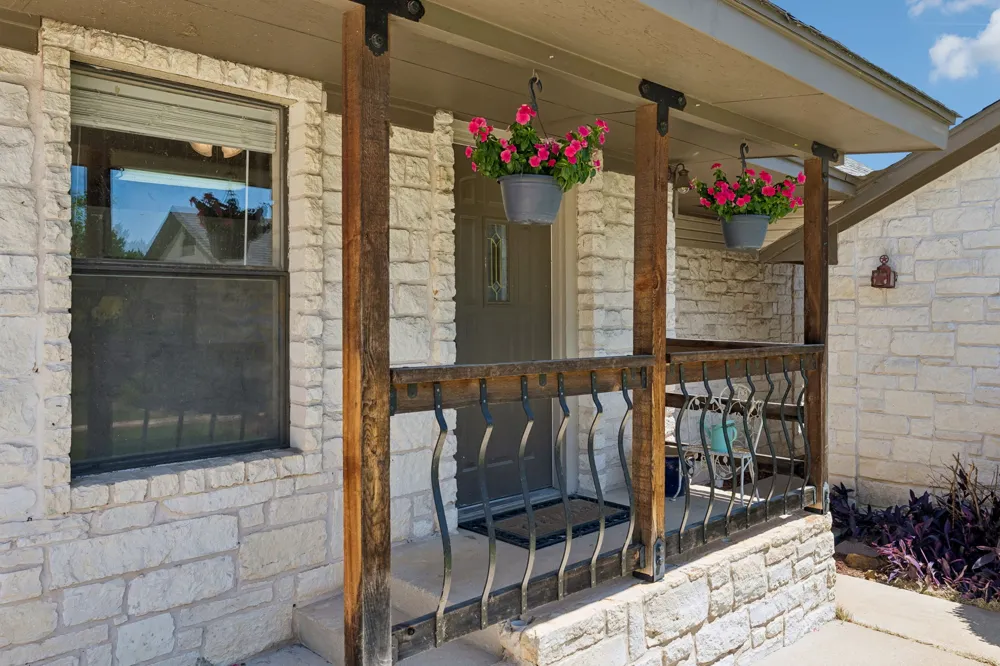401 Twin Springs Road Georgetown, TX 78633