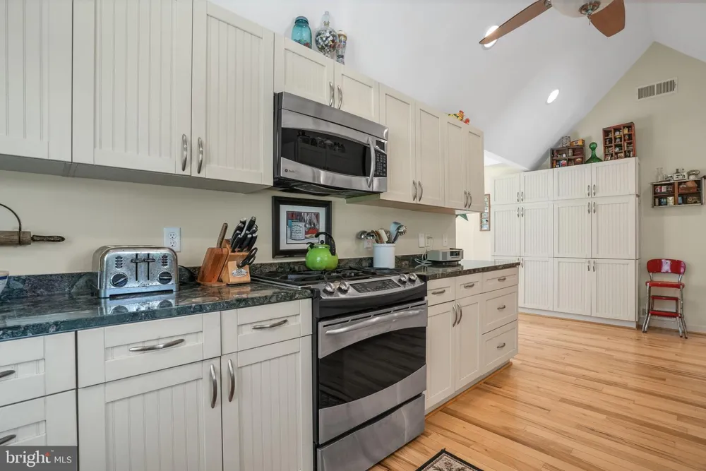 25367 MESSONGO ROAD Temperanceville, VA 23442
