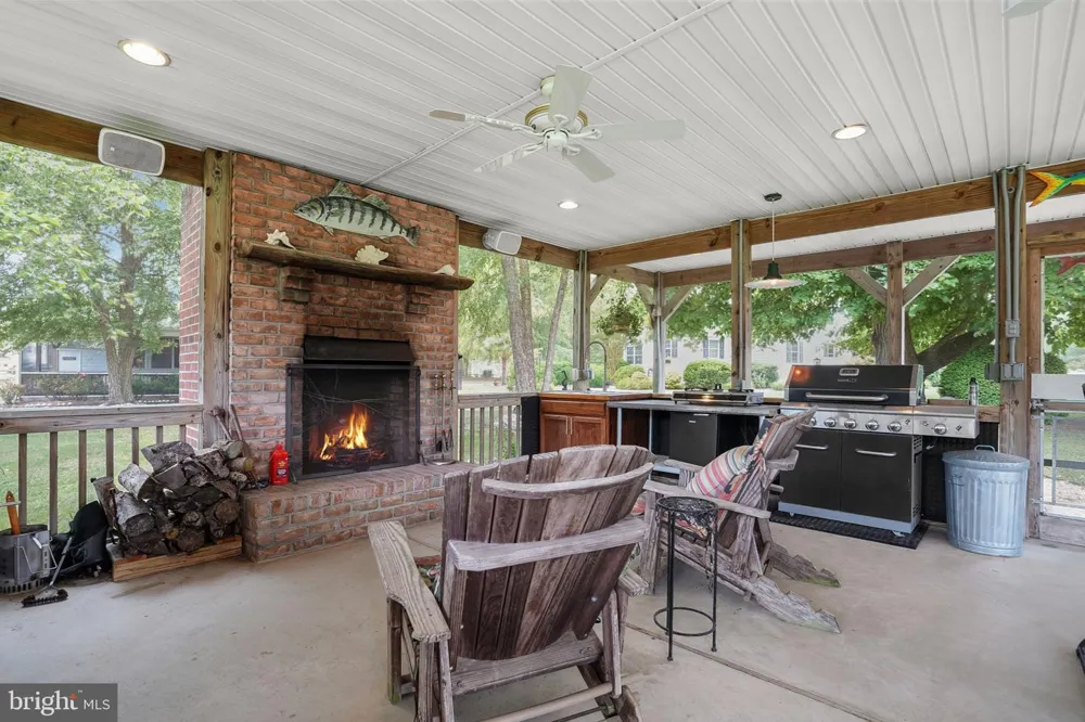 25367 MESSONGO ROAD Temperanceville, VA 23442