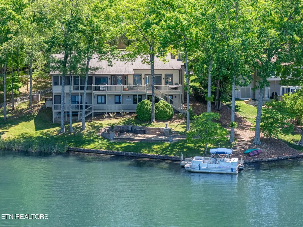 63 Brummel Lane Crossville, TN 38558