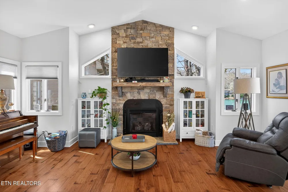 63 Brummel Lane Crossville, TN 38558