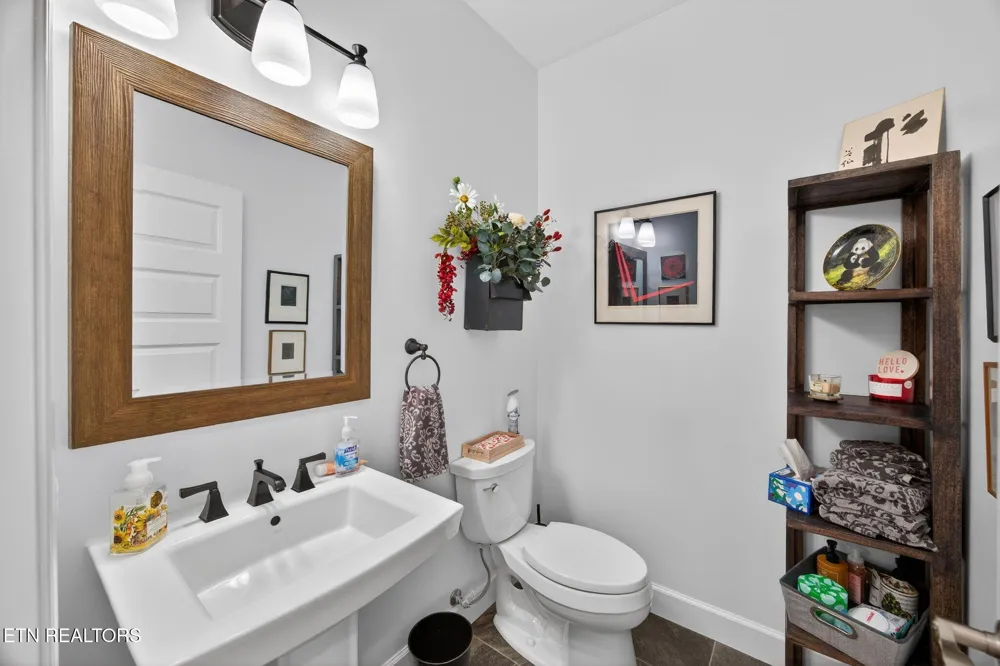 63 Brummel Lane Crossville, TN 38558