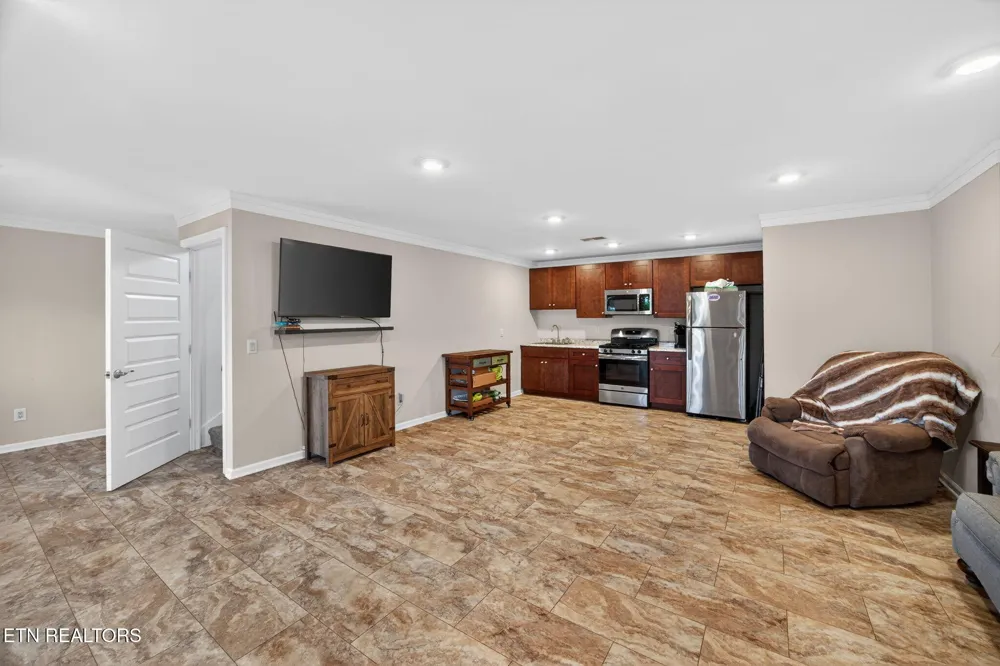 63 Brummel Lane Crossville, TN 38558