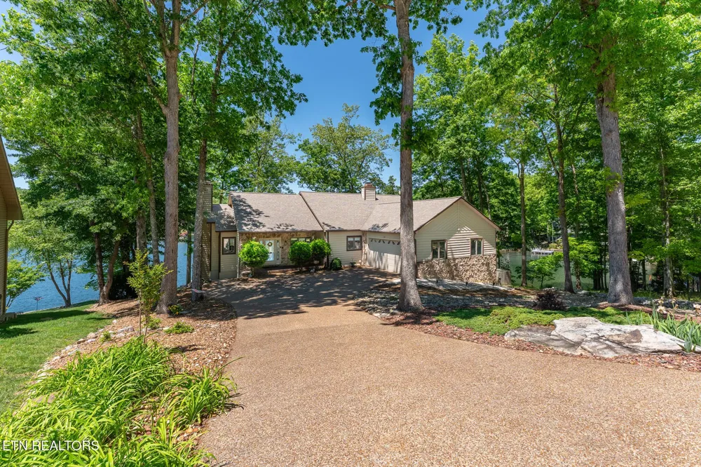 63 Brummel Lane Crossville, TN 38558