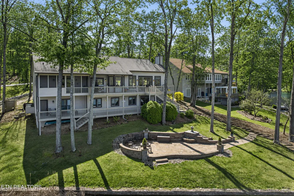 63 Brummel Lane Crossville, TN 38558