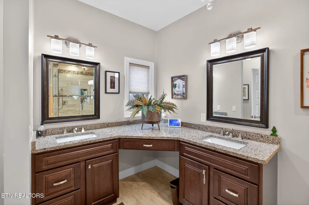 63 Brummel Lane Crossville, TN 38558