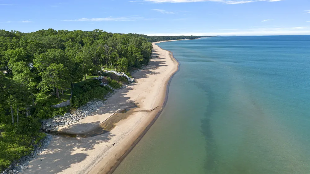 12 Meadowood Lane Lakeside, MI 49116