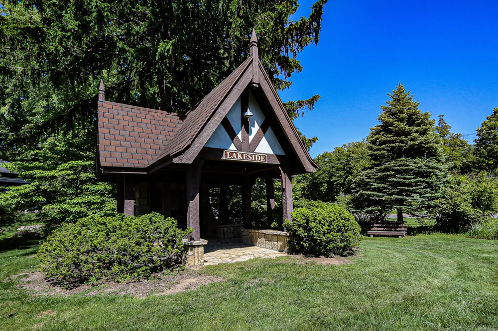 12 Meadowood Lane Lakeside, MI 49116