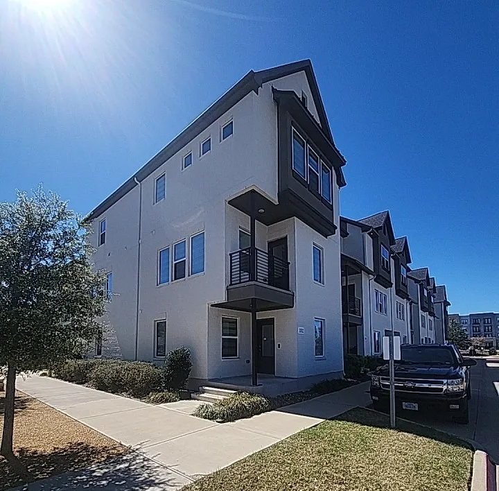 3332 Santee Street Plano, TX 75074