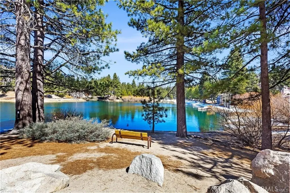 558 Beechnut Green Valley Lake, CA 92341