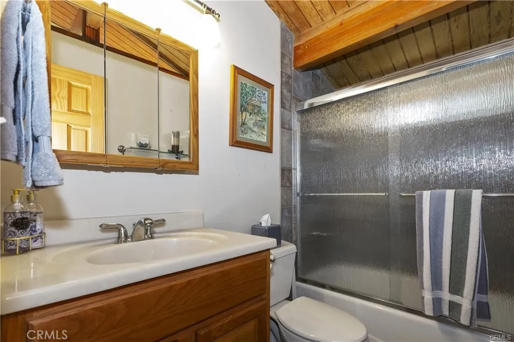 558 Beechnut Green Valley Lake, CA 92341
