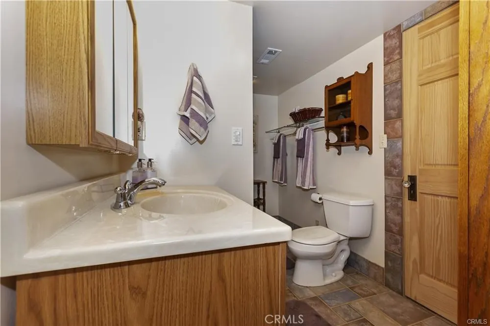 558 Beechnut Green Valley Lake, CA 92341