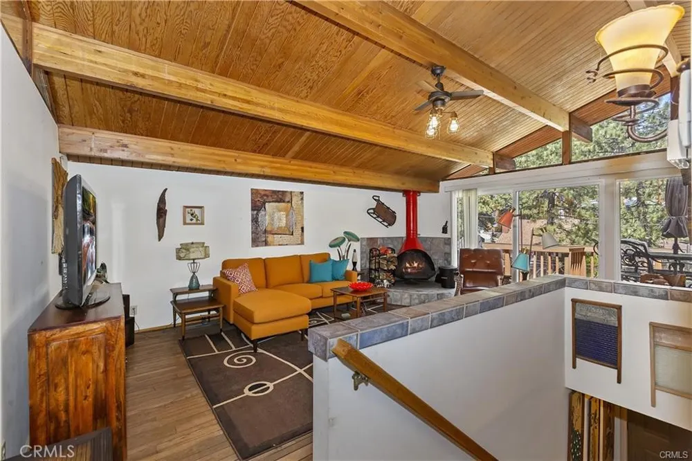 558 Beechnut Green Valley Lake, CA 92341