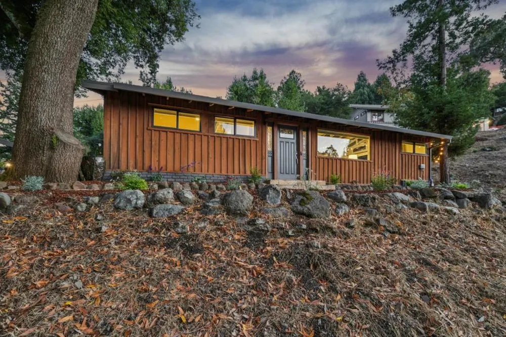 76 Old Spanish Trail Portola Valley, CA 94028