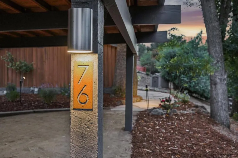 76 Old Spanish Trail Portola Valley, CA 94028