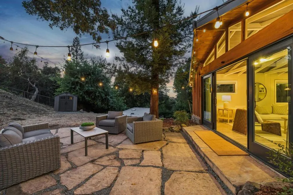 76 Old Spanish Trail Portola Valley, CA 94028