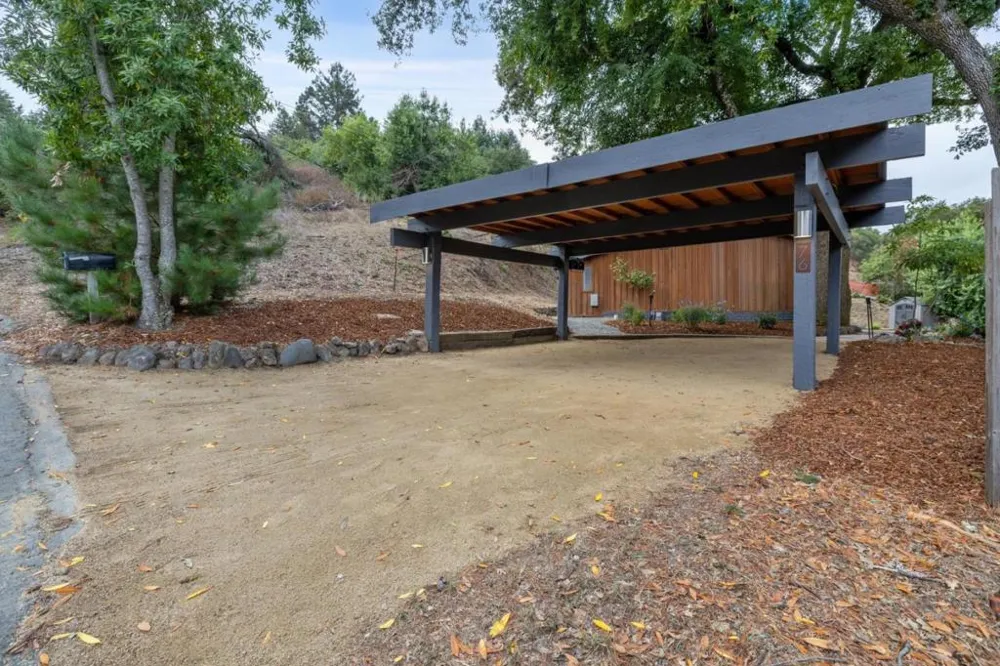 76 Old Spanish Trail Portola Valley, CA 94028