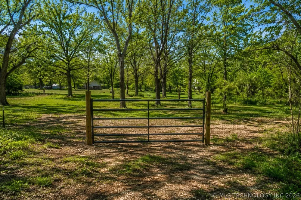 2 Hickory Bluff Street Sapulpa, OK 74066