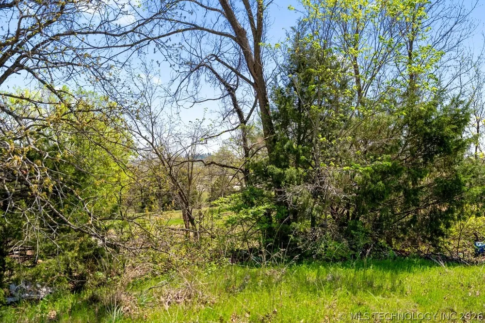 2 Hickory Bluff Street Sapulpa, OK 74066
