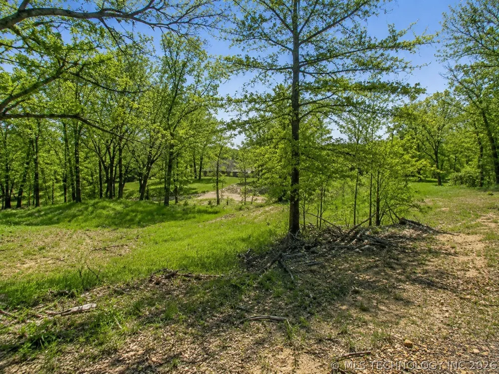 2 Hickory Bluff Street Sapulpa, OK 74066