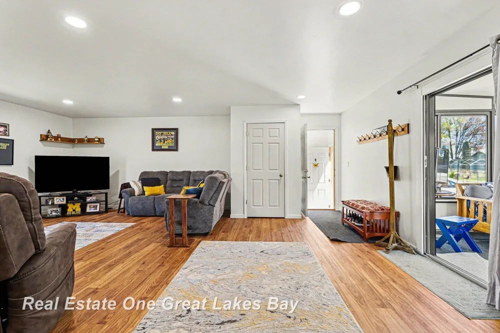 2118 Lakeview Street Standish Township, MI 48658