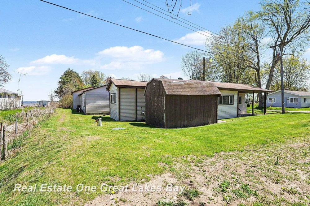 2118 Lakeview Street Standish Township, MI 48658