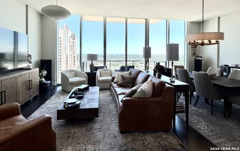 610 E Market Unit UNIT 2812