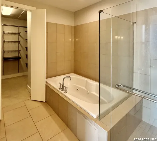 610 E Market Unit UNIT 2812 San Antonio, TX 78205