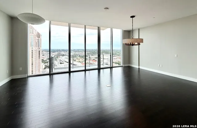 610 E Market Unit UNIT 2812 San Antonio, TX 78205