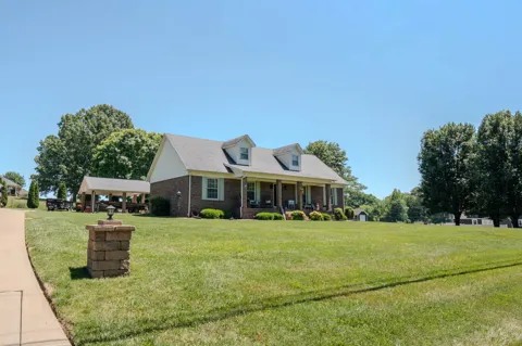 6 Hawthorne Dr
