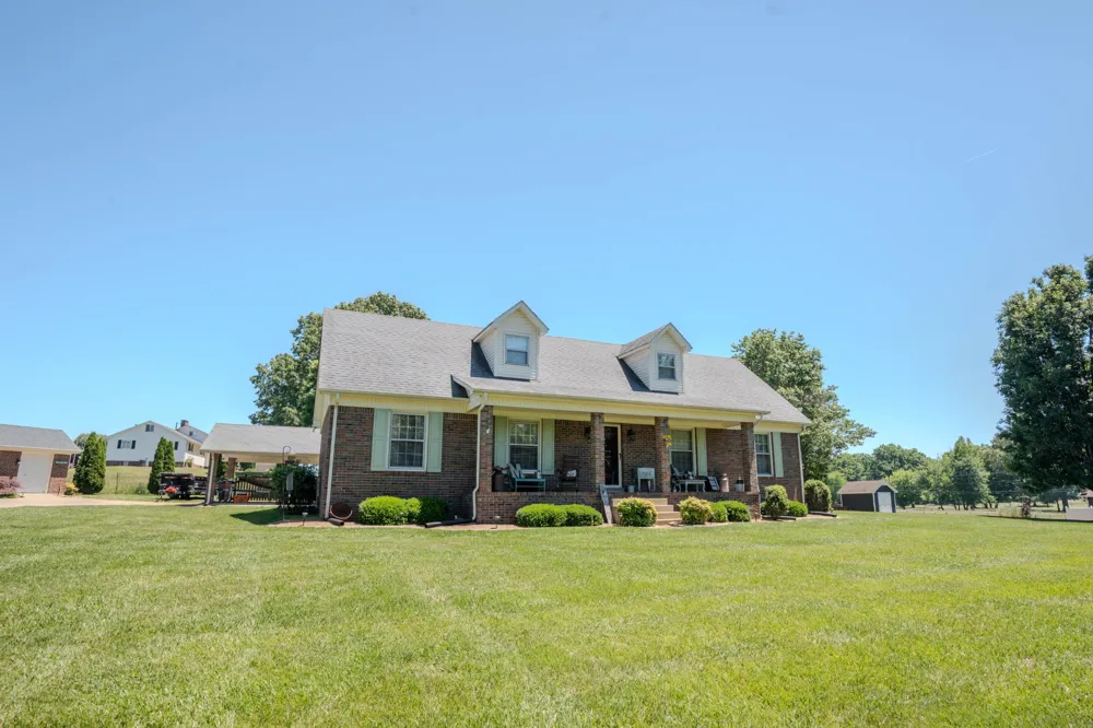 6 Hawthorne Dr Lawrenceburg, TN 38464