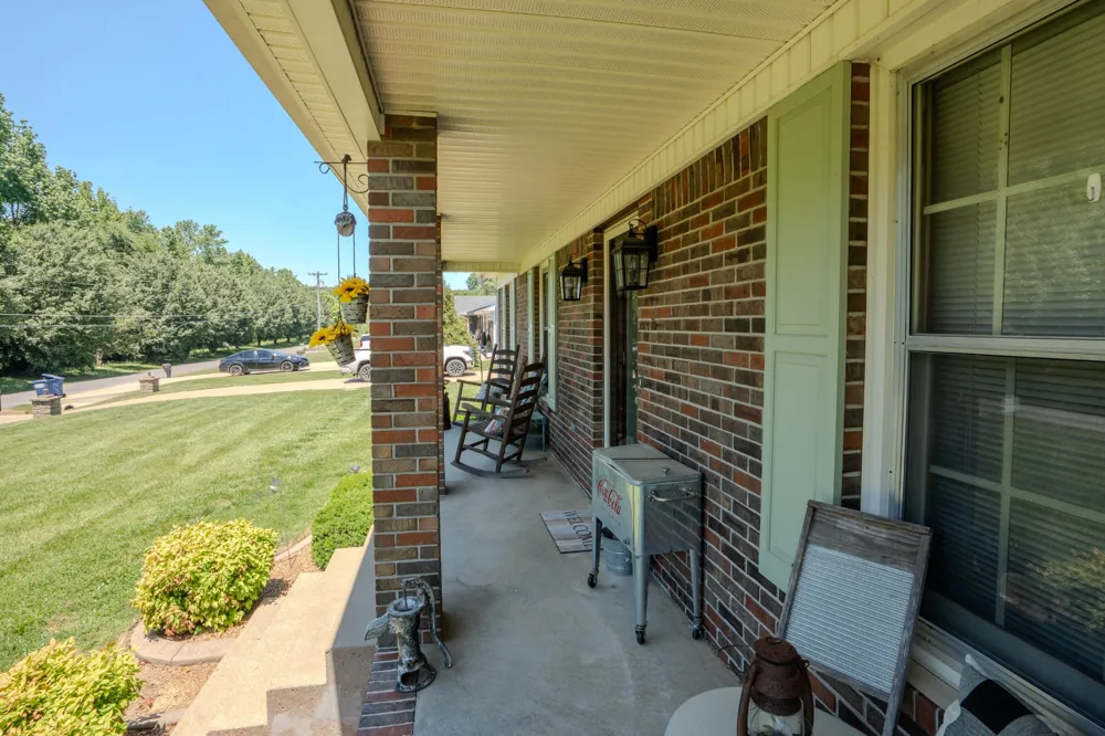 6 Hawthorne Dr Lawrenceburg, TN 38464