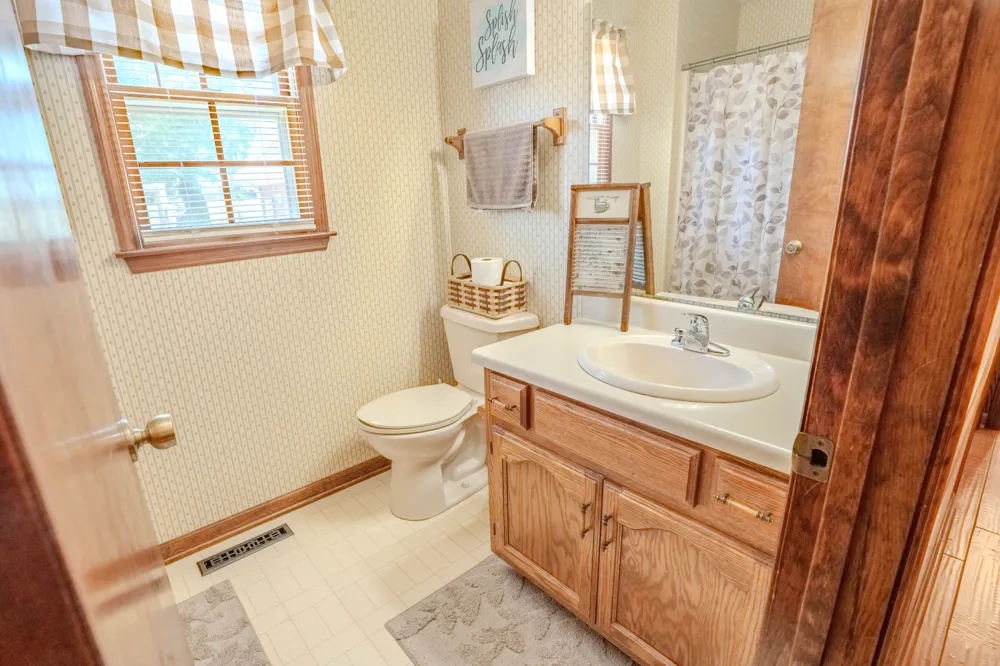 6 Hawthorne Dr Lawrenceburg, TN 38464