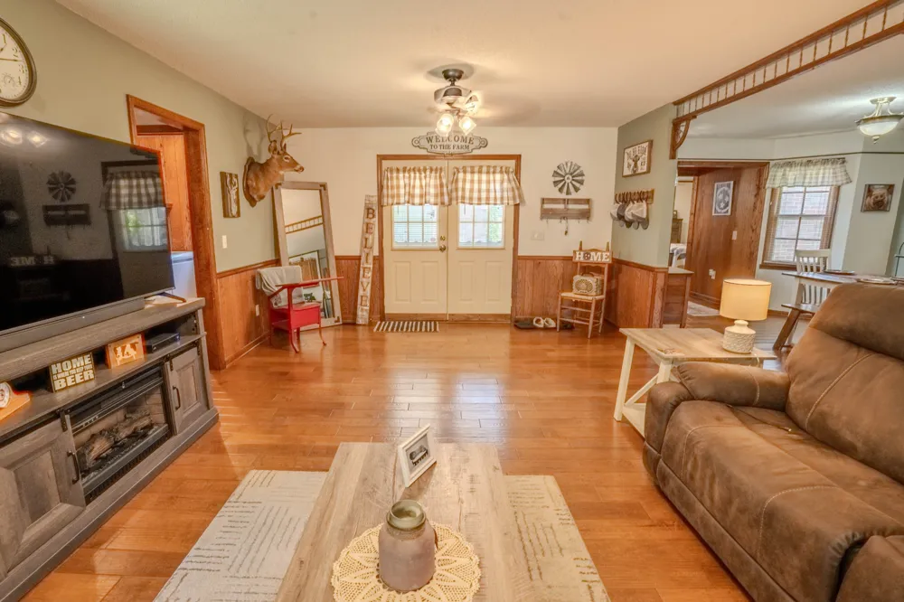 6 Hawthorne Dr Lawrenceburg, TN 38464