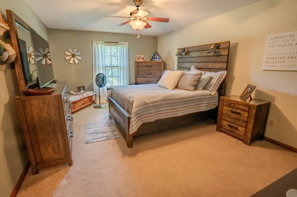 6 Hawthorne Dr Lawrenceburg, TN 38464