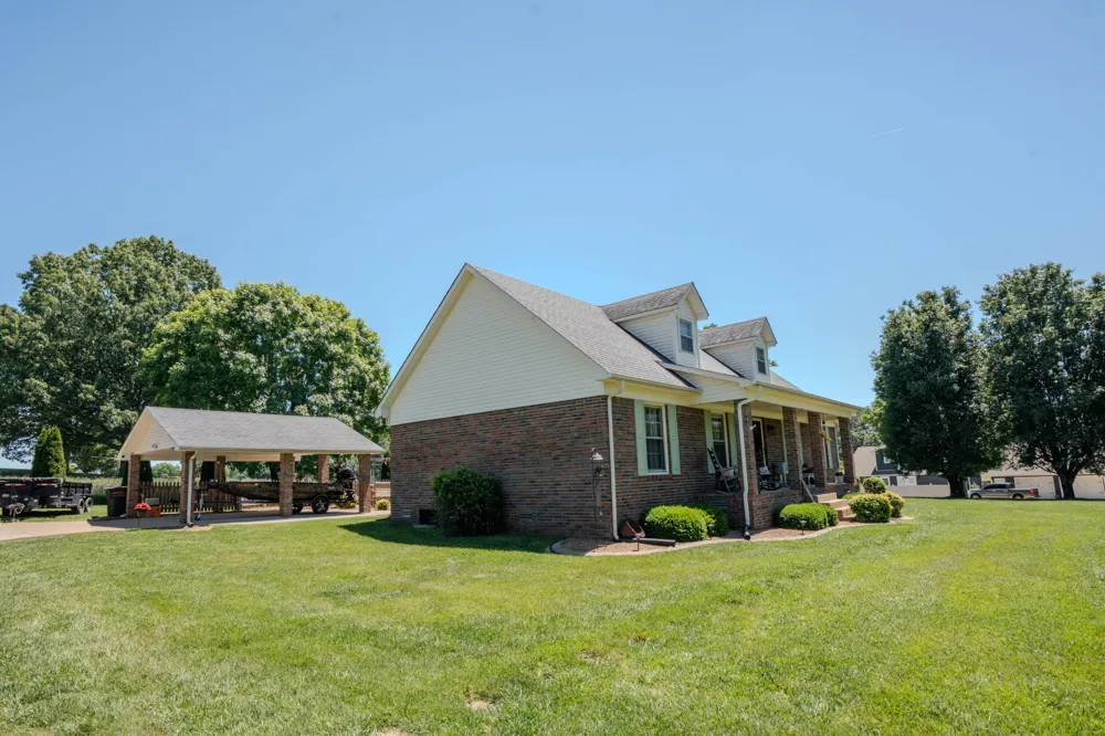6 Hawthorne Dr Lawrenceburg, TN 38464