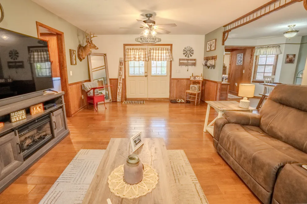 6 Hawthorne Dr Lawrenceburg, TN 38464