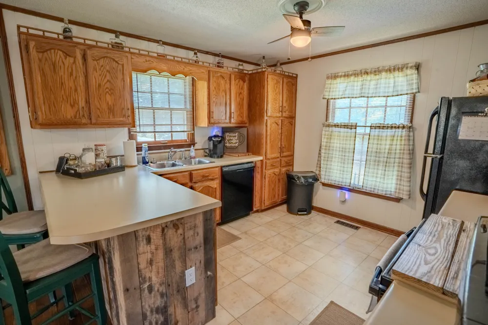 6 Hawthorne Dr Lawrenceburg, TN 38464