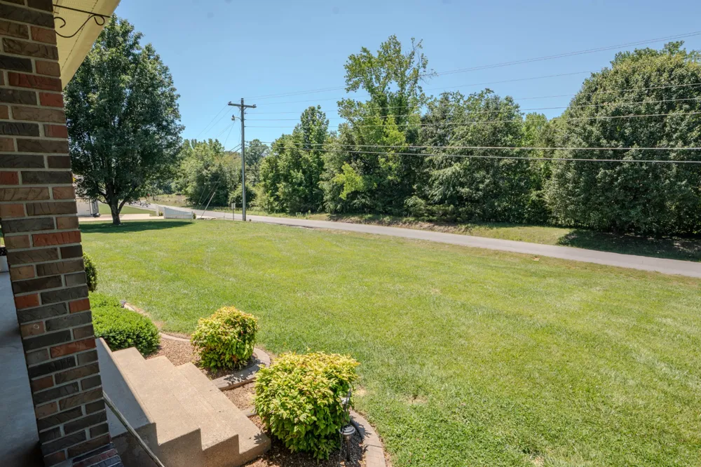 6 Hawthorne Dr Lawrenceburg, TN 38464