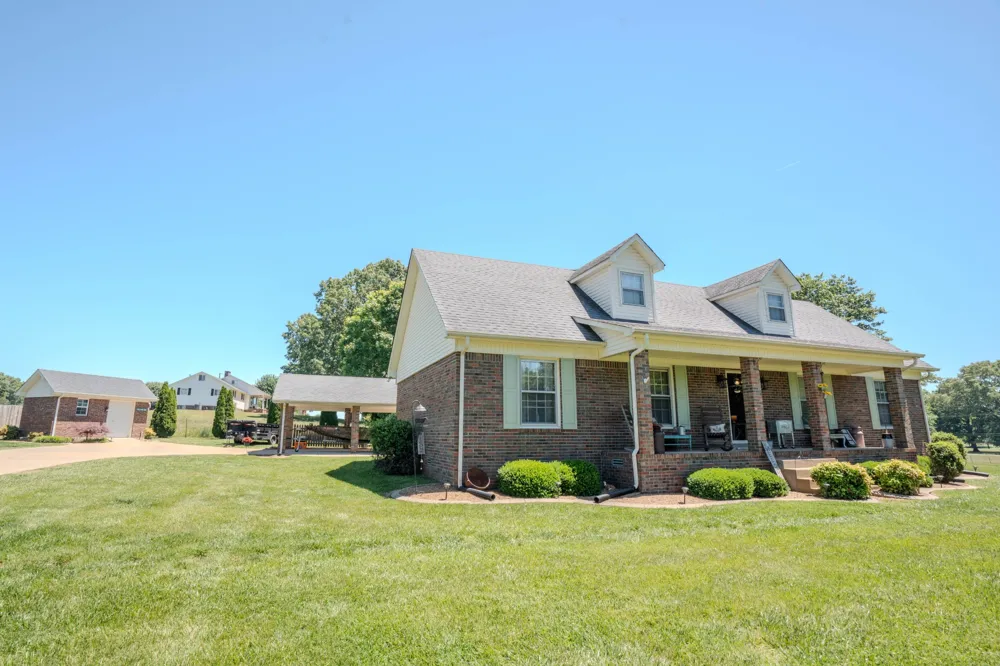 6 Hawthorne Dr Lawrenceburg, TN 38464