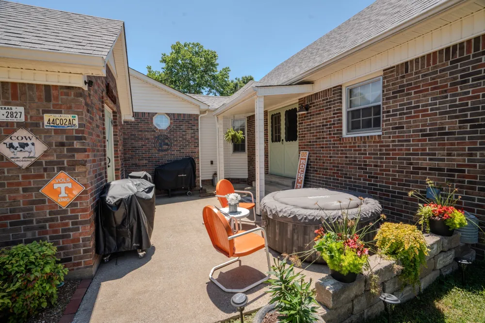 6 Hawthorne Dr Lawrenceburg, TN 38464