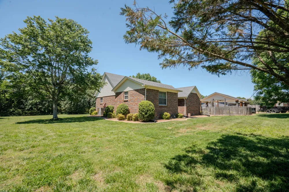 6 Hawthorne Dr Lawrenceburg, TN 38464