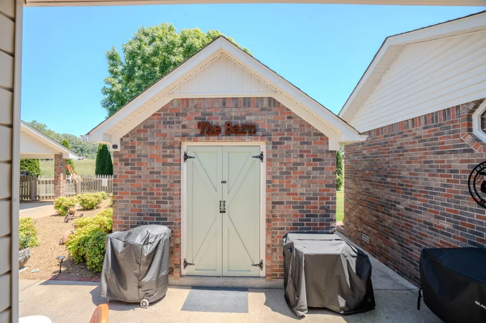 6 Hawthorne Dr Lawrenceburg, TN 38464