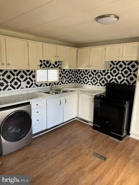 20 GEORGE DRIVE Middletown, PA 17057