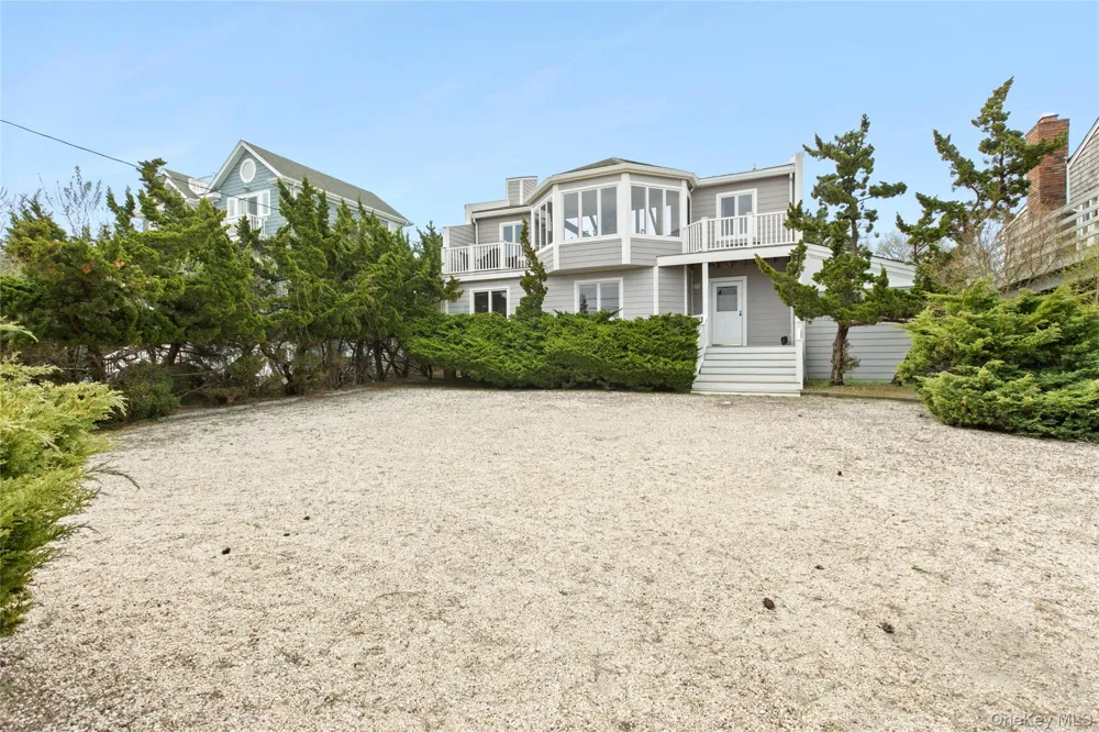 627 Dune Road Westhampton, NY 11977