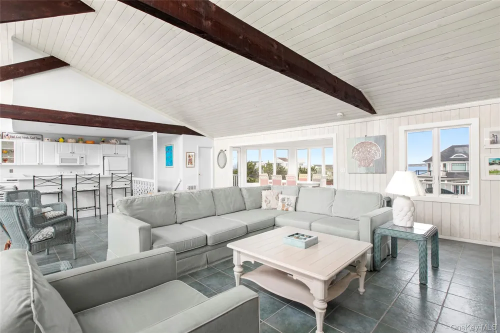 627 Dune Road Westhampton, NY 11977